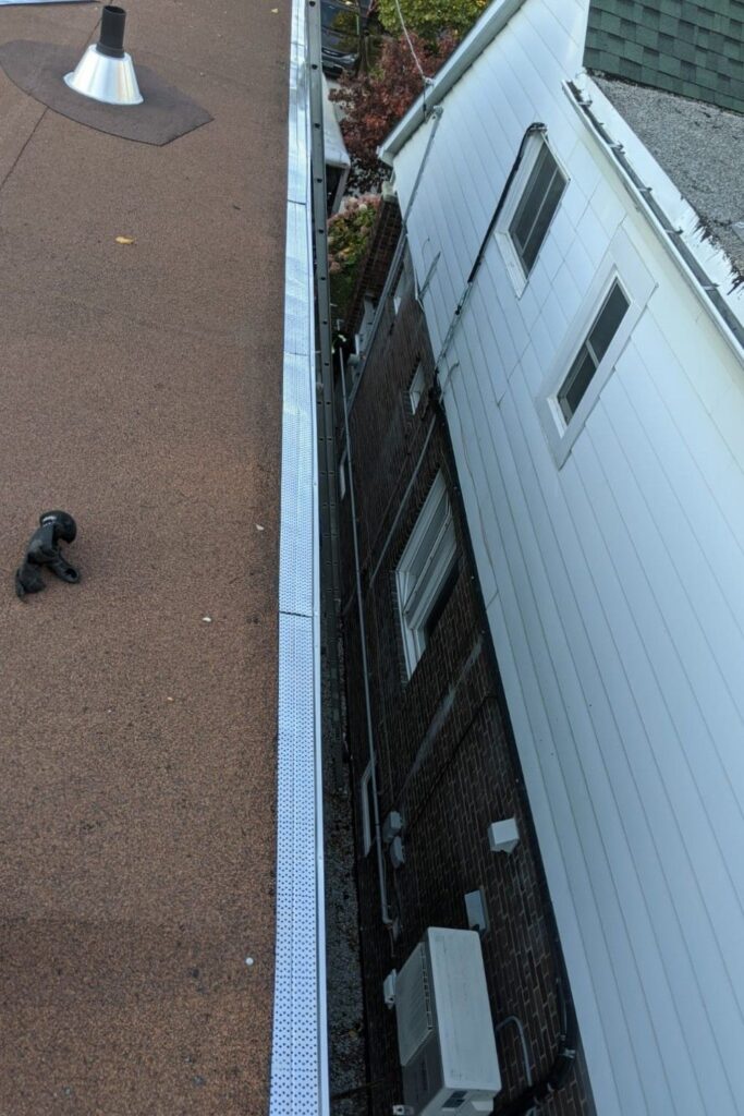 Gutter Installation Services in Mississauga and surrounding areas starts from CA$25 per feet!